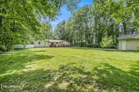 8122 Beecher Road, Flushing, MI 48433