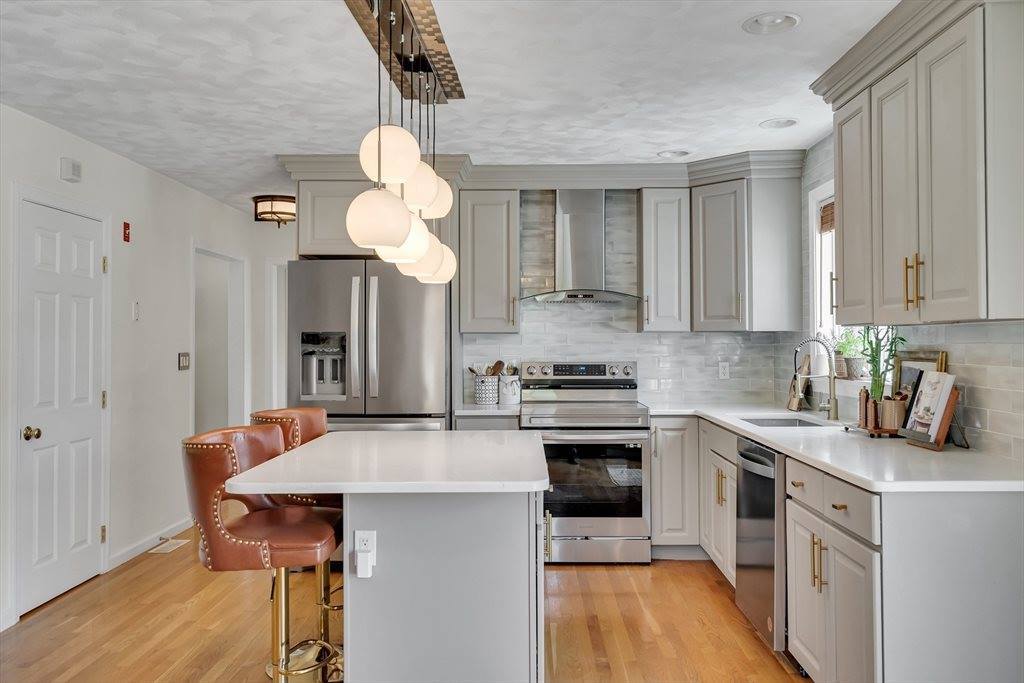 7 Sequoia Dr, Wilmington, MA 01887