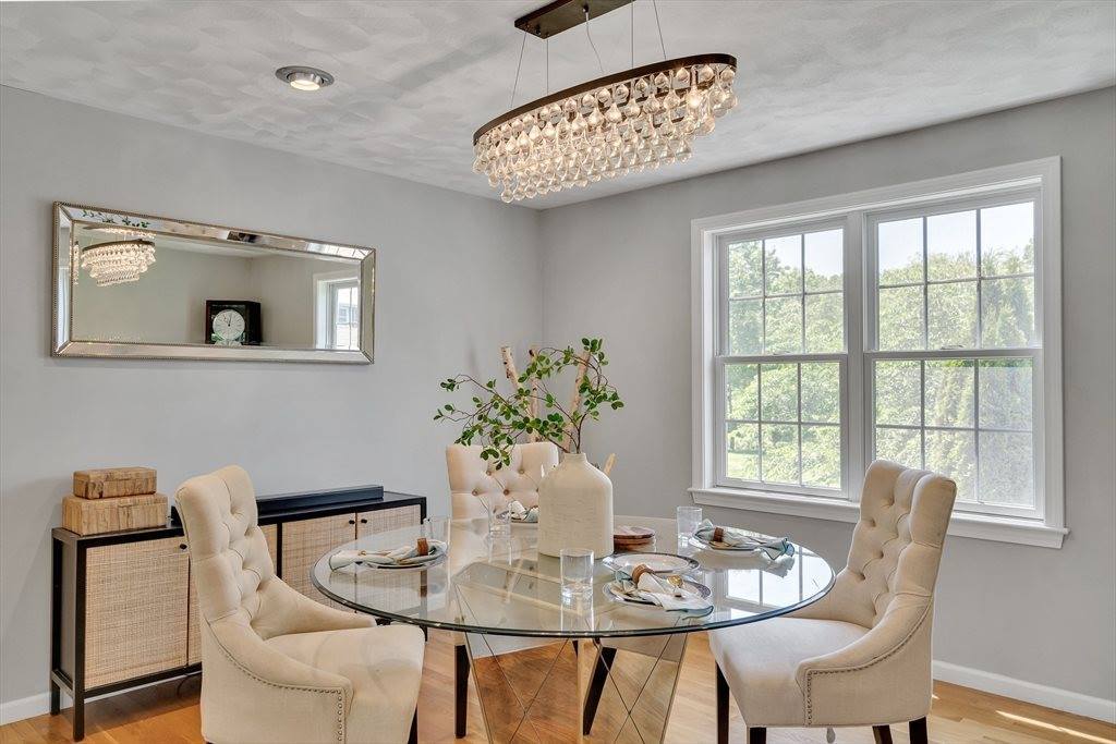 7 Sequoia Dr, Wilmington, MA 01887