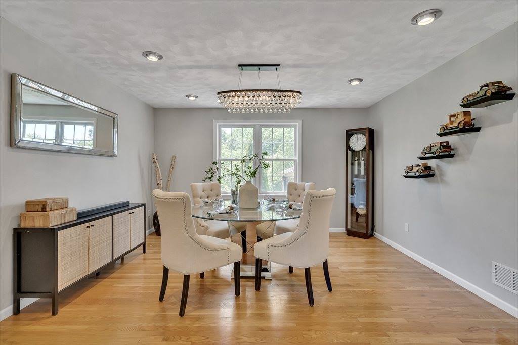 7 Sequoia Dr, Wilmington, MA 01887