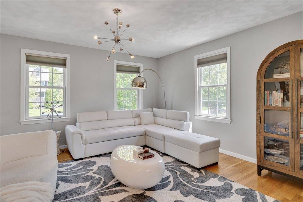 7 Sequoia Dr, Wilmington, MA 01887