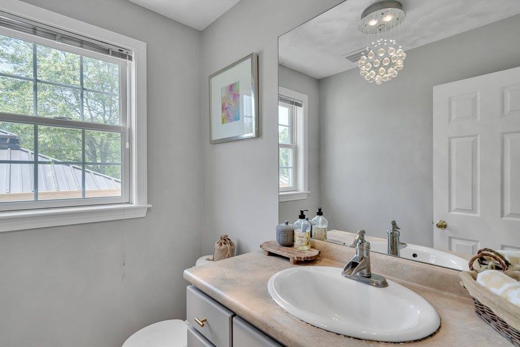 7 Sequoia Dr, Wilmington, MA 01887