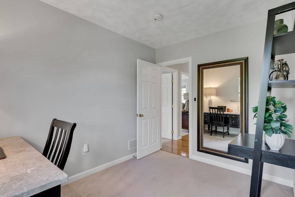 7 Sequoia Dr, Wilmington, MA 01887