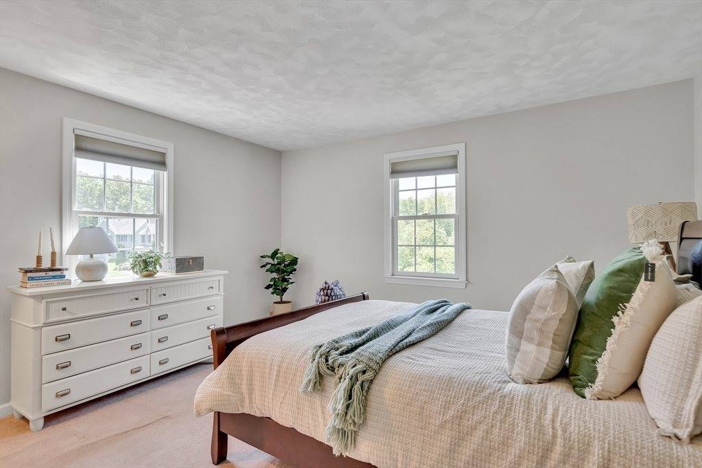 7 Sequoia Dr, Wilmington, MA 01887