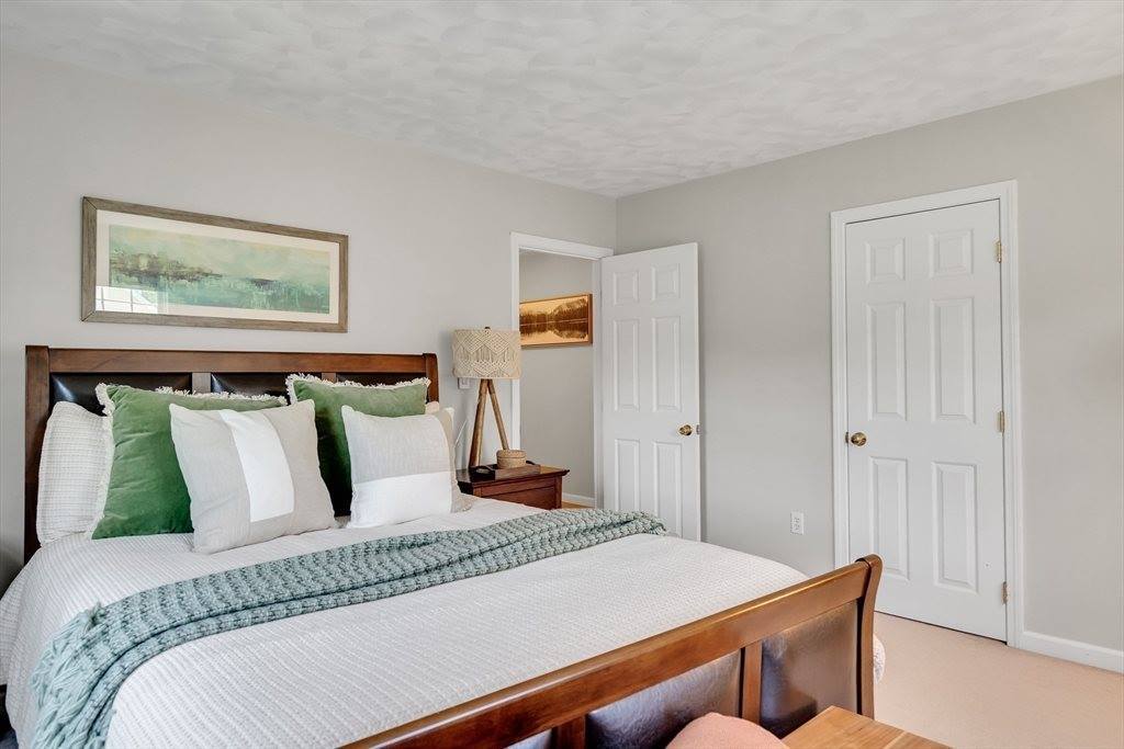 7 Sequoia Dr, Wilmington, MA 01887