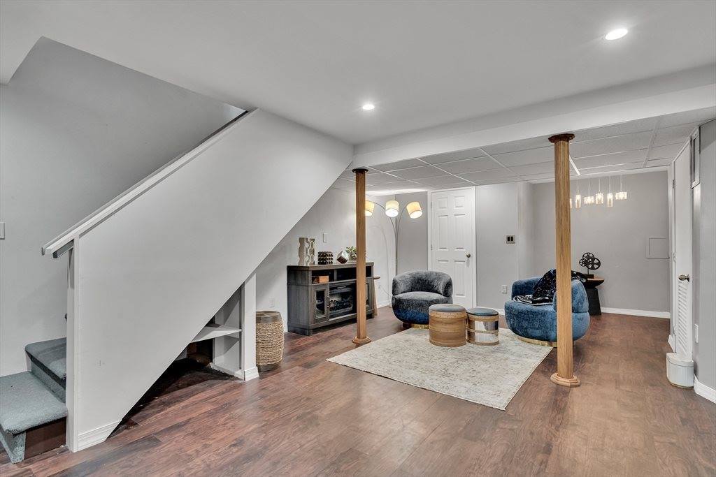 7 Sequoia Dr, Wilmington, MA 01887