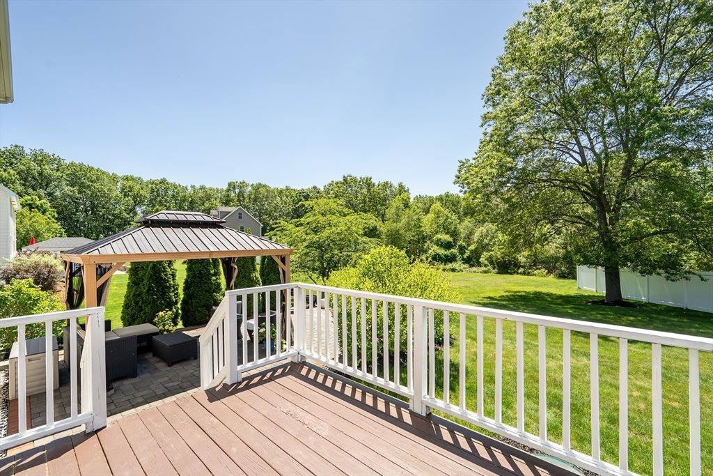 7 Sequoia Dr, Wilmington, MA 01887