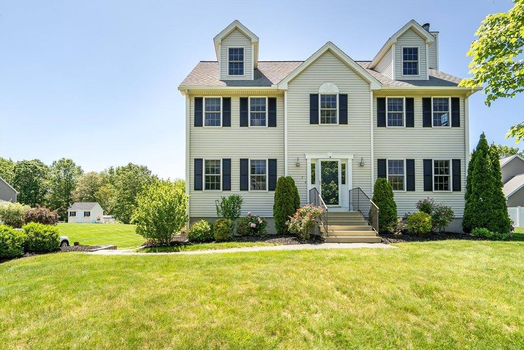 7 Sequoia Dr, Wilmington, MA 01887