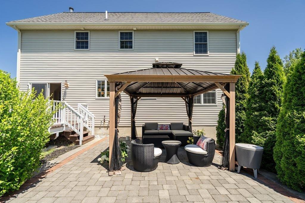 7 Sequoia Dr, Wilmington, MA 01887