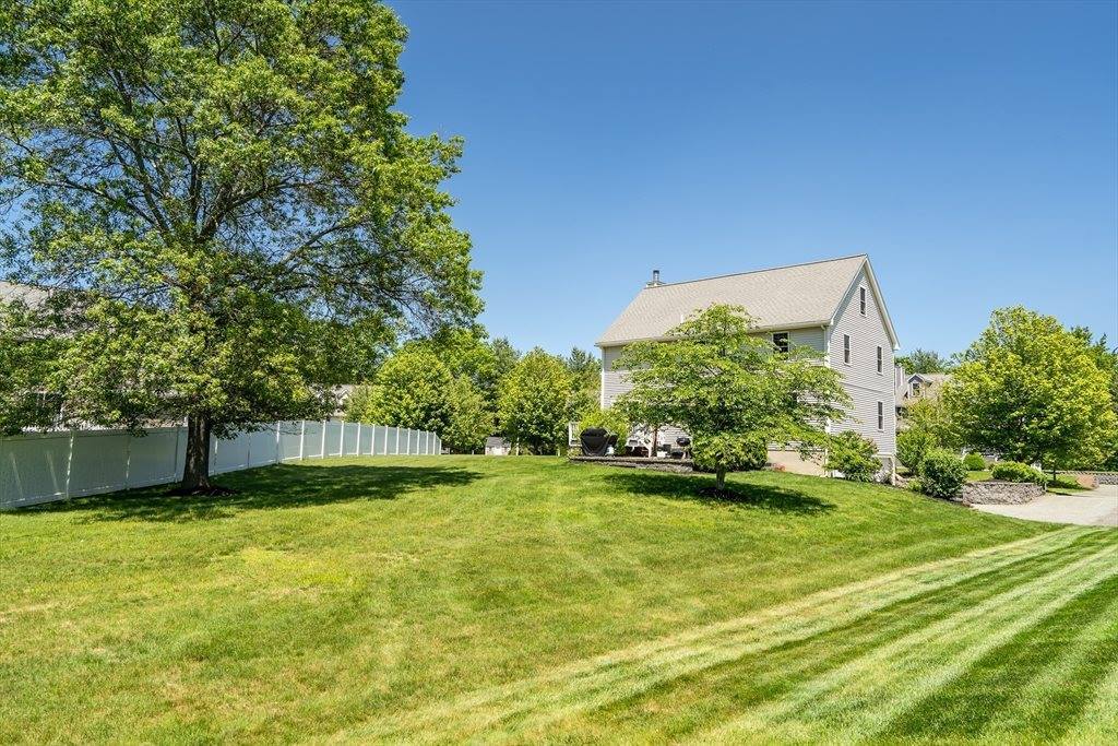 7 Sequoia Dr, Wilmington, MA 01887