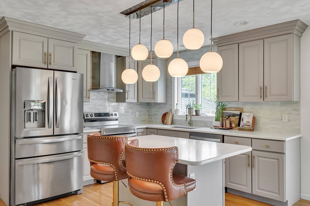 7 Sequoia Dr, Wilmington, MA 01887