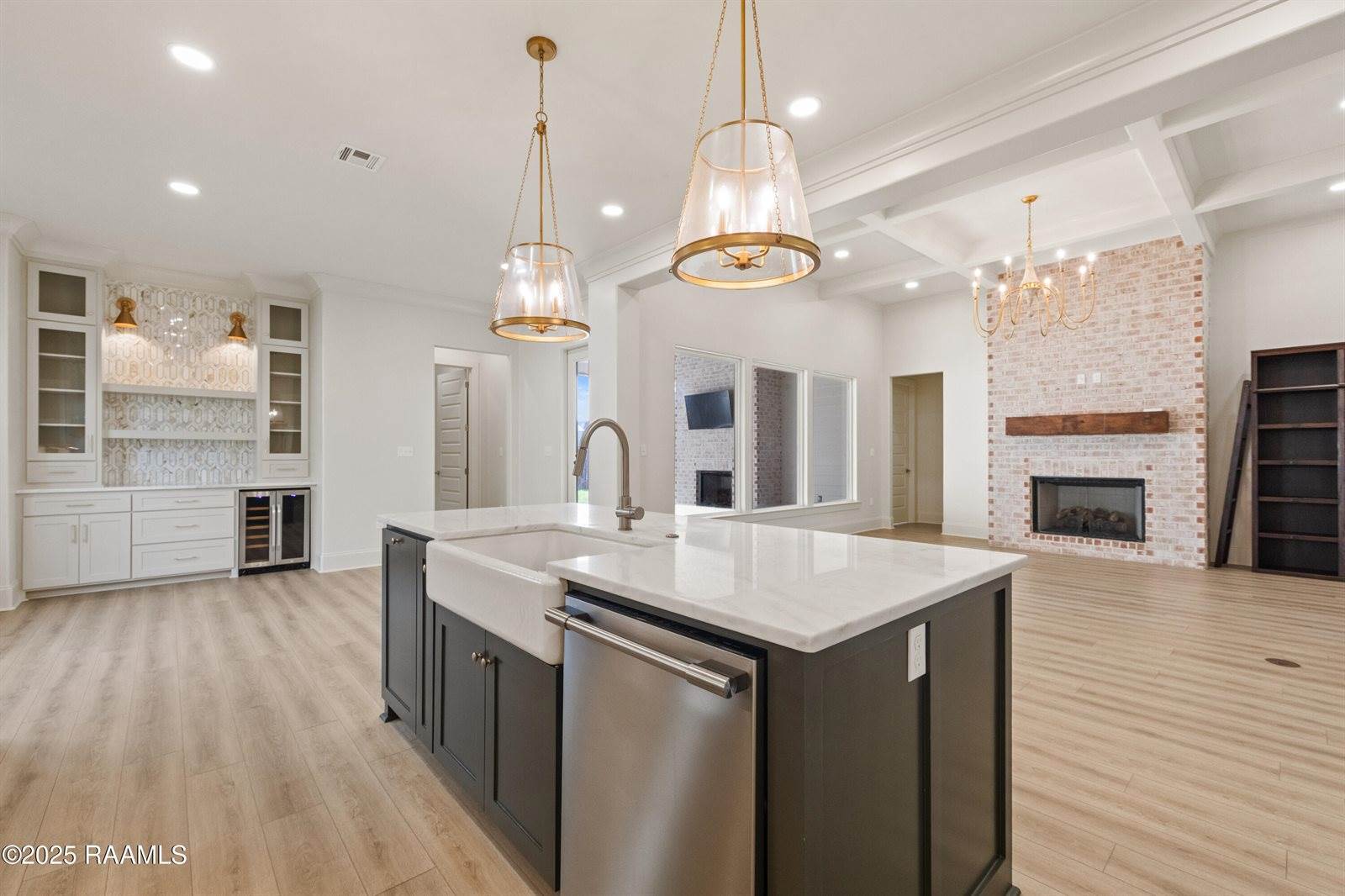 102 Queen Palm Circle, Youngsville, LA 70592