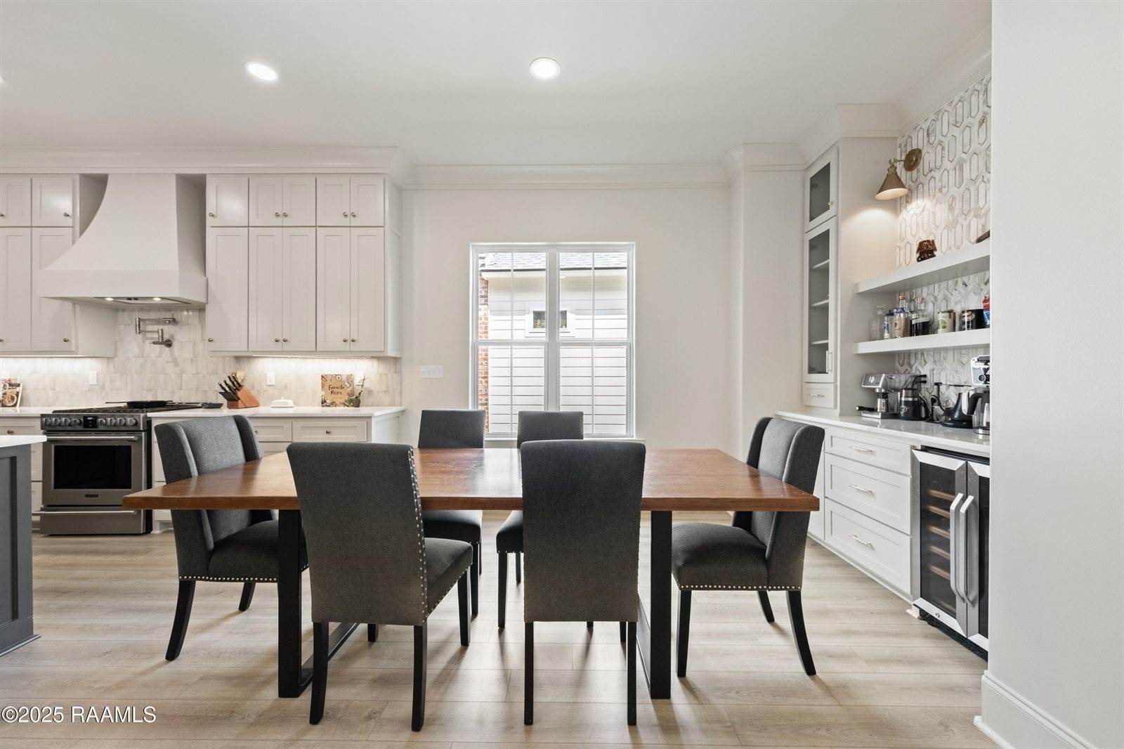 102 Queen Palm Circle, Youngsville, LA 70592