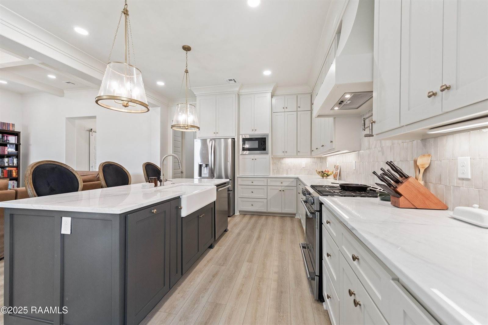 102 Queen Palm Circle, Youngsville, LA 70592