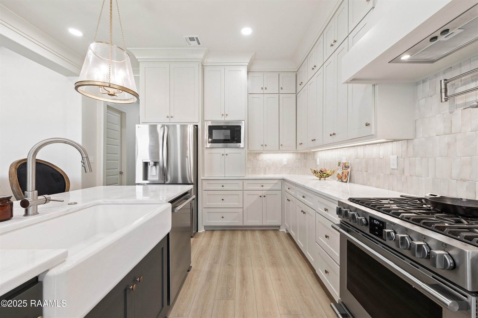 102 Queen Palm Circle, Youngsville, LA 70592