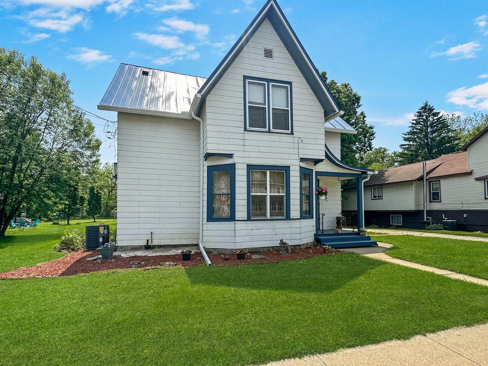 125 W Montgomery St, Sparta, WI 54656