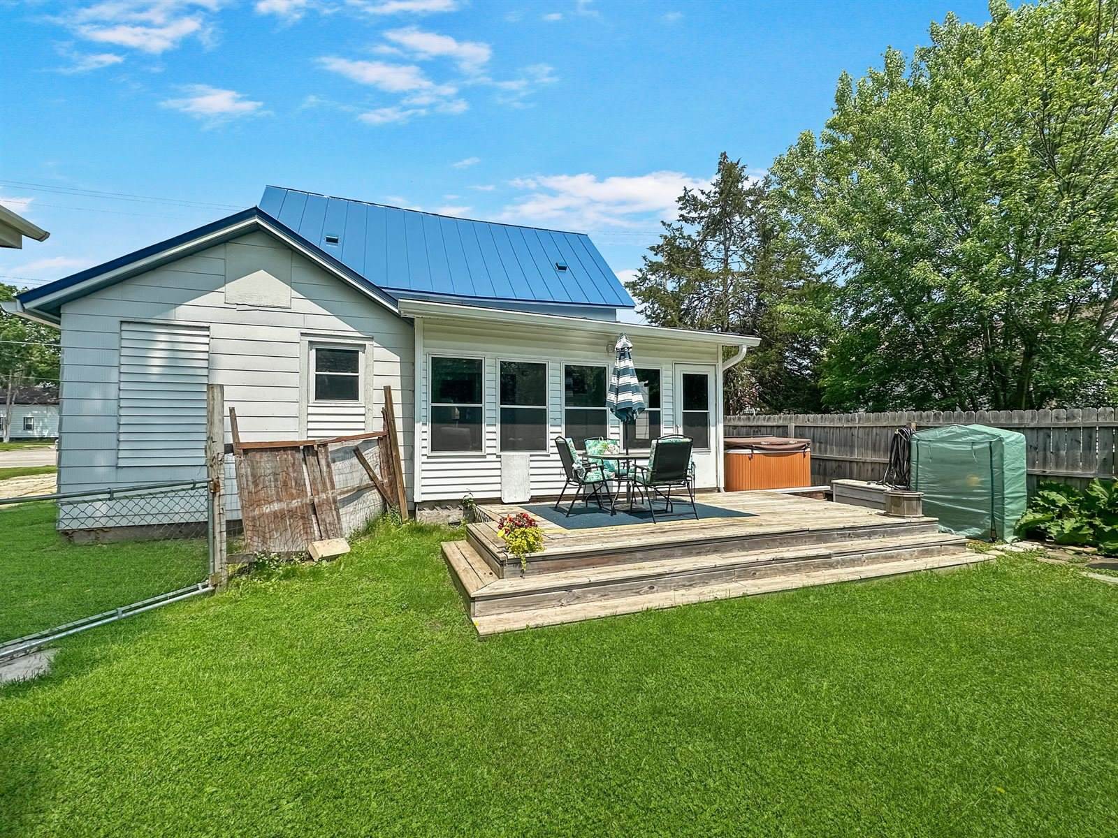 125 W Montgomery St, Sparta, WI 54656