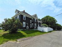 47 High Street, Houlton, ME 04730
