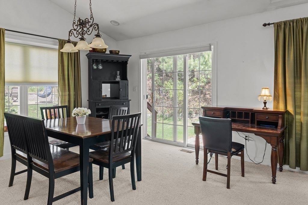 33 Wildwood Dr, Southborough, MA 01772