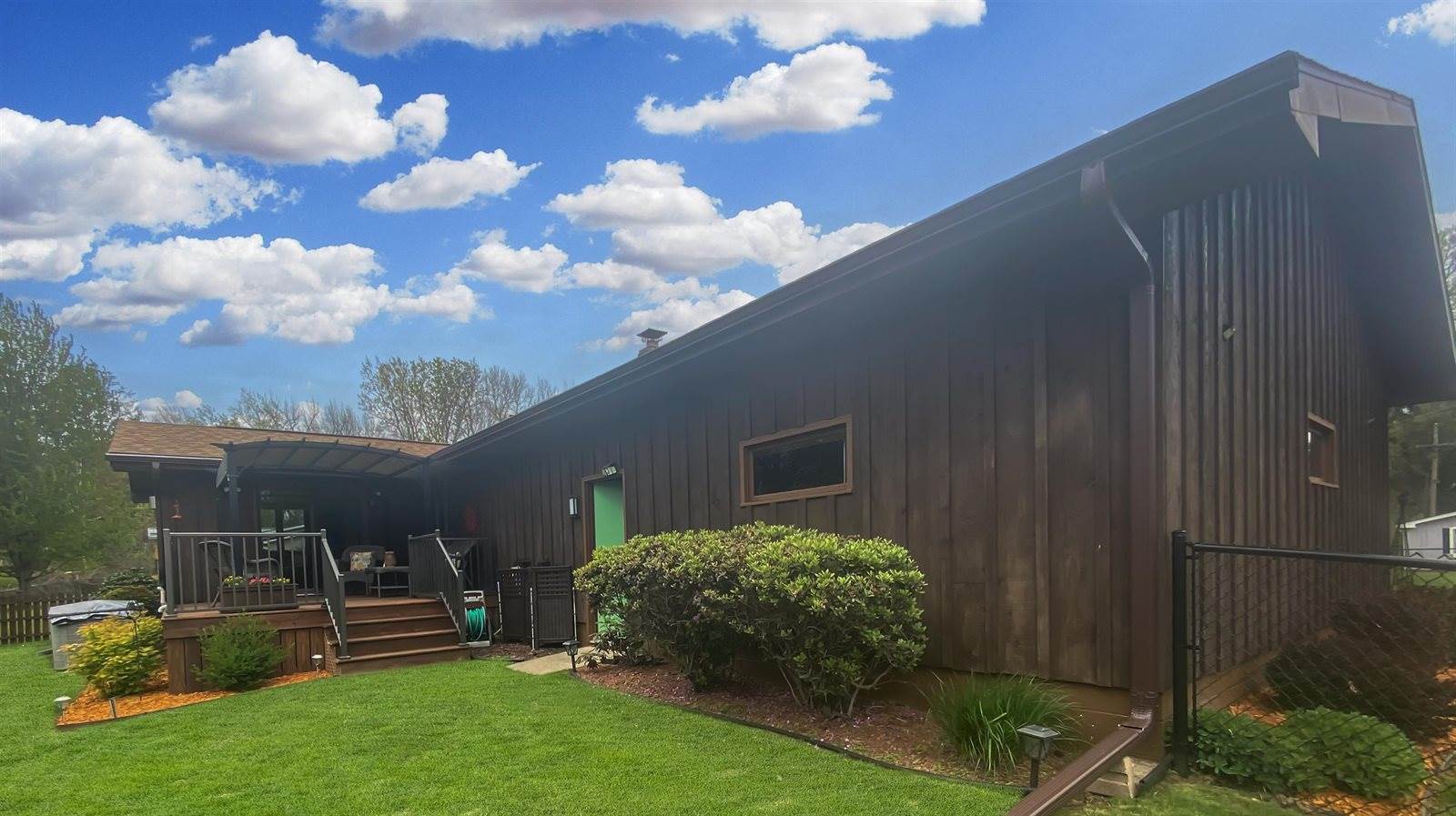 3309 Parkdale Drive, Marinette, WI 54143
