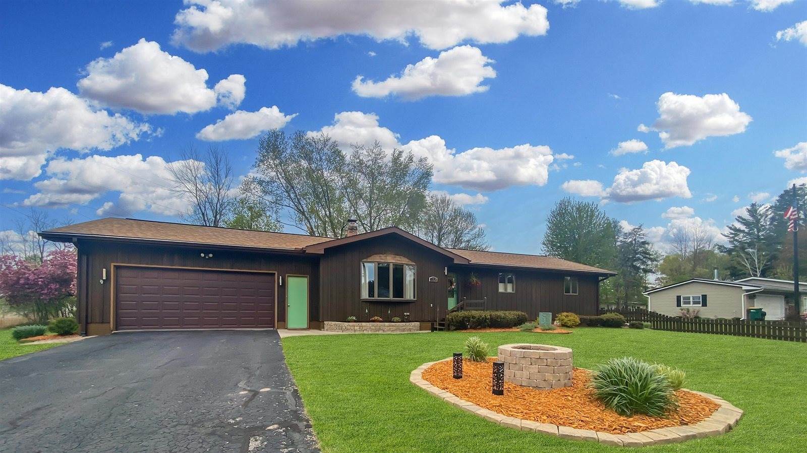 3309 Parkdale Drive, Marinette, WI 54143