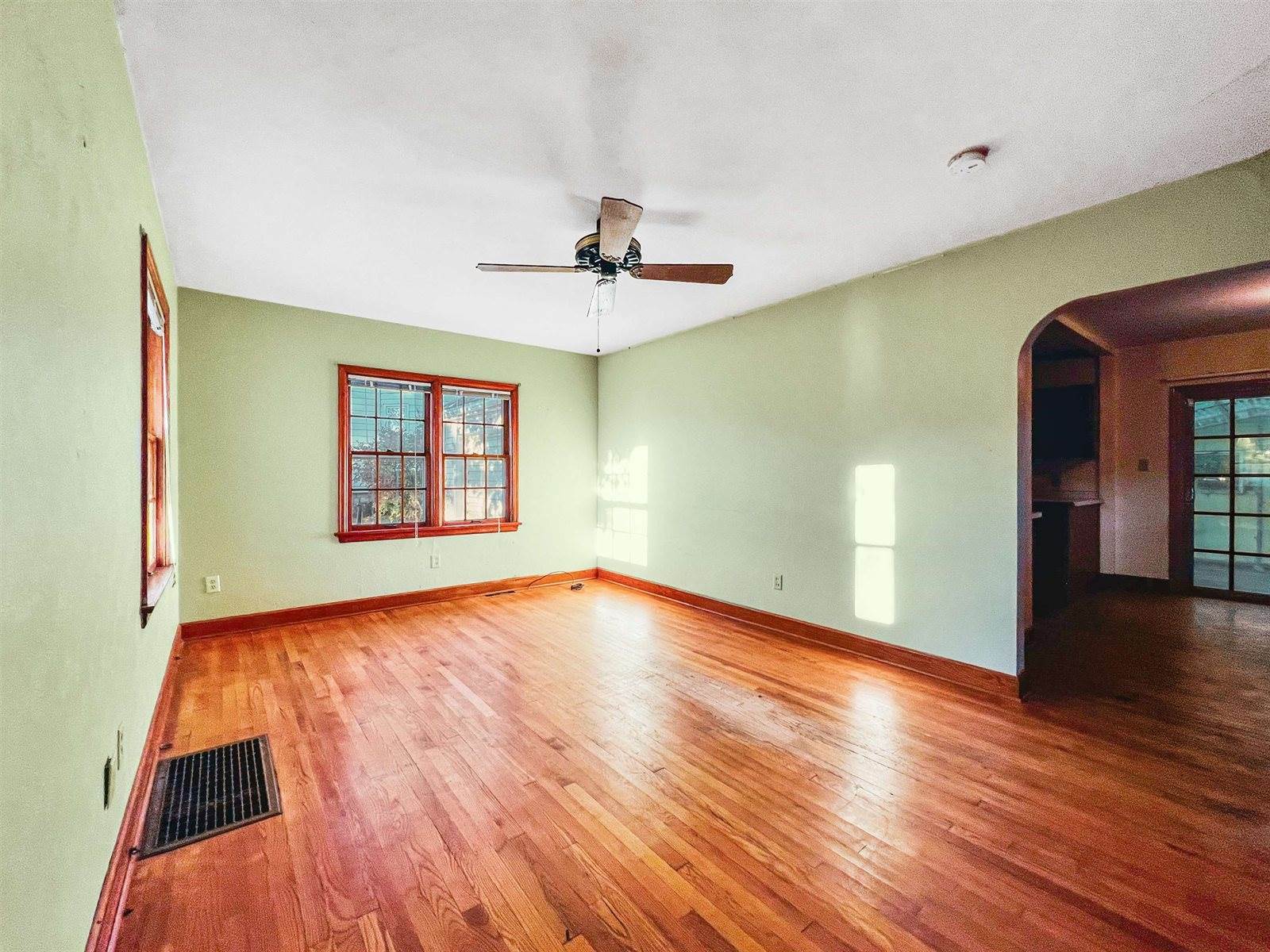 112 North Raymond Street, Marinette, WI 54143