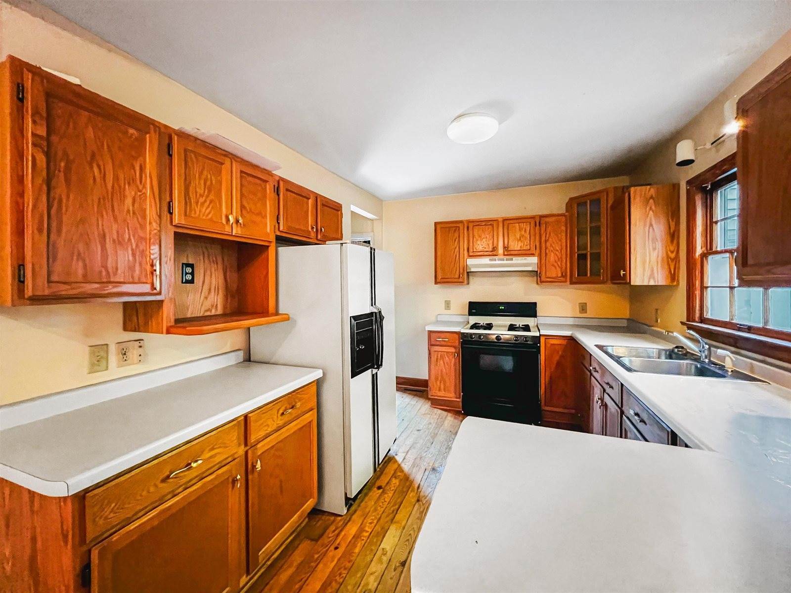 112 North Raymond Street, Marinette, WI 54143