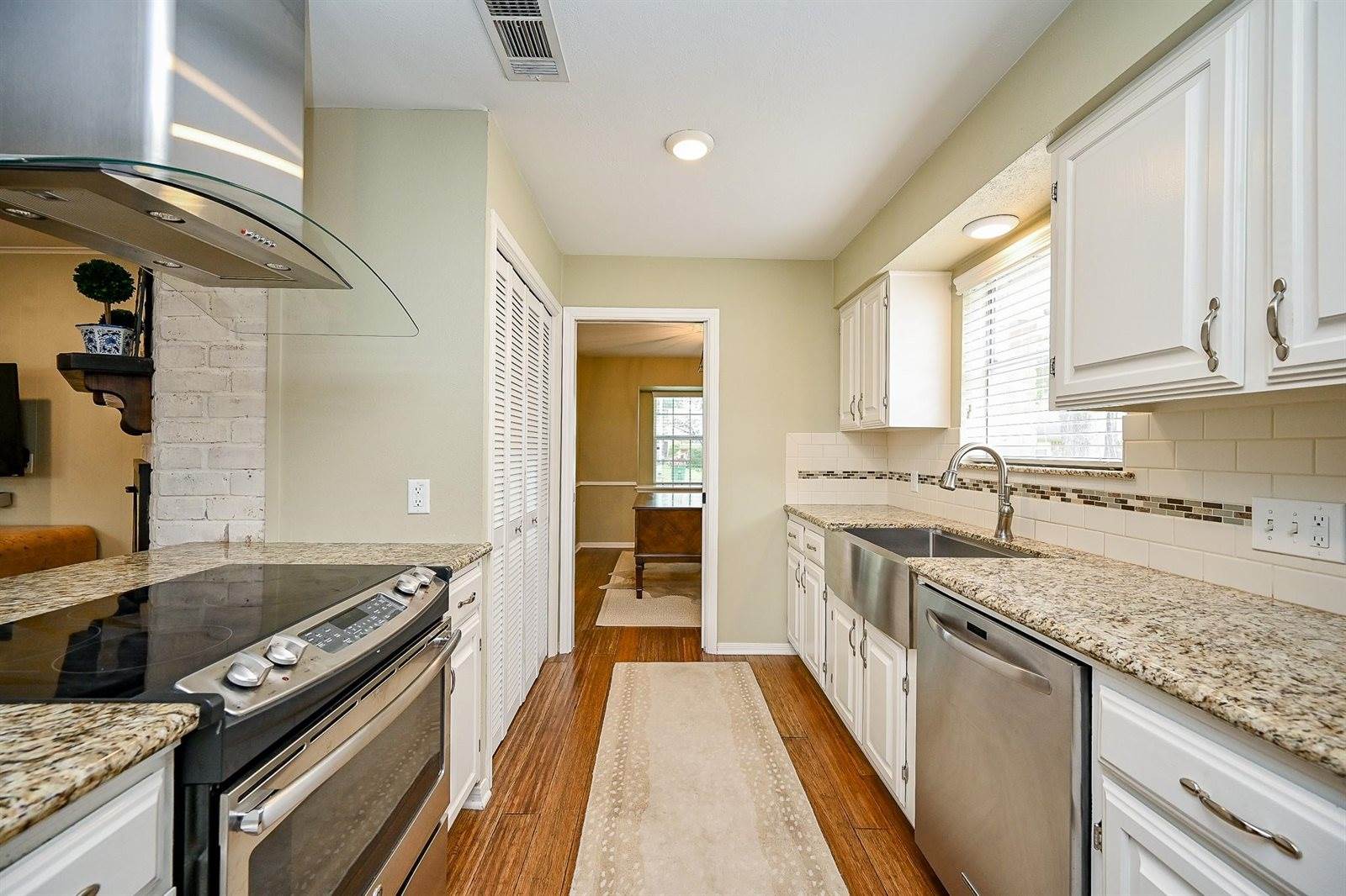 2730 Manila Lane, Houston, TX 77043