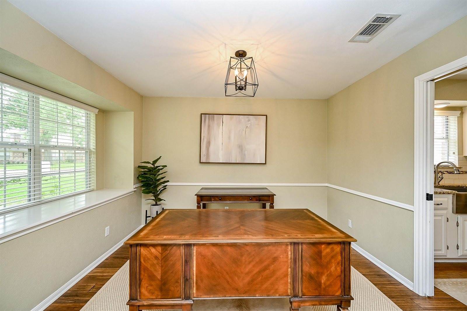 2730 Manila Lane, Houston, TX 77043