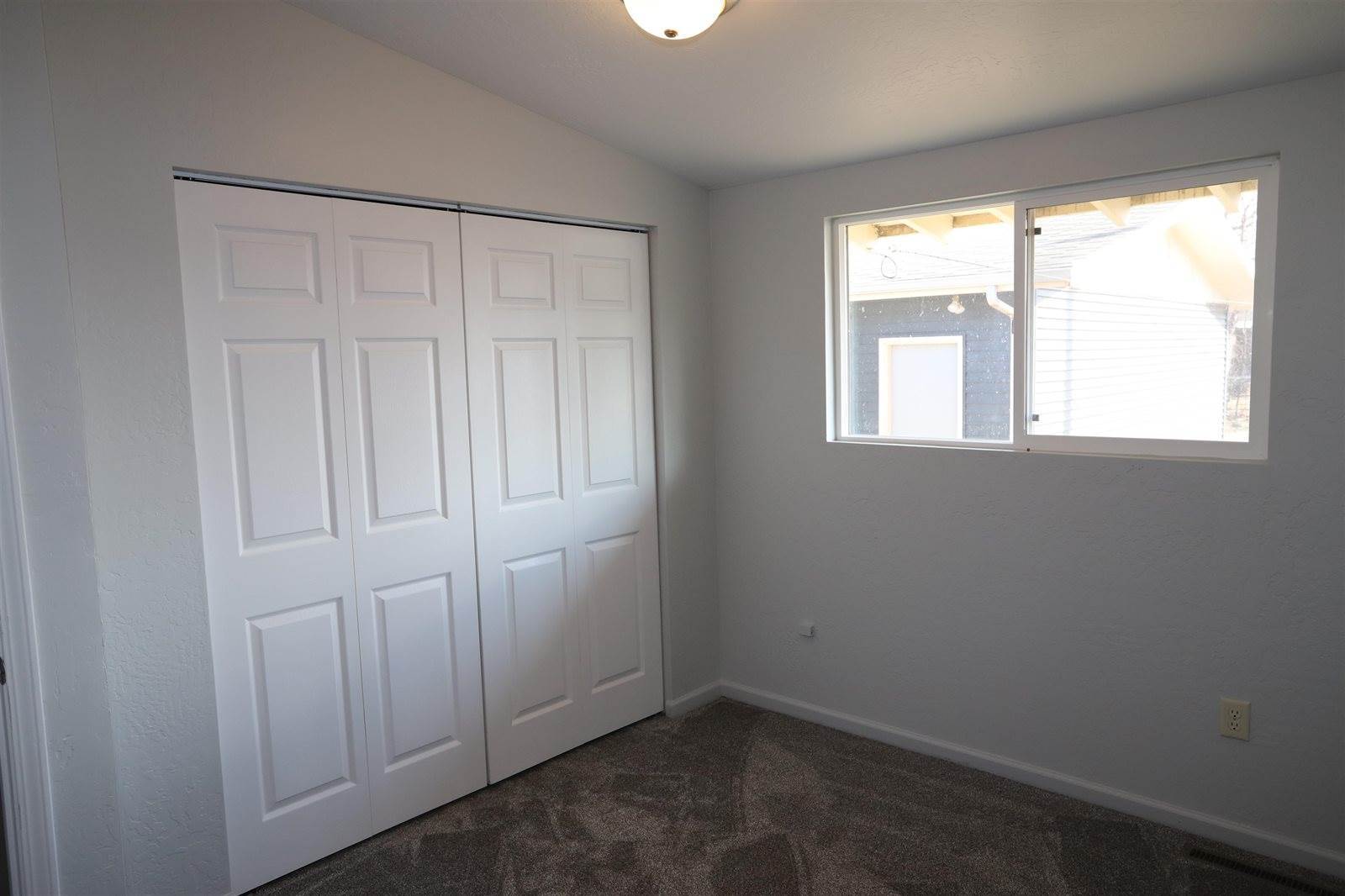 1709 Central Ave W, Minot, ND 58701