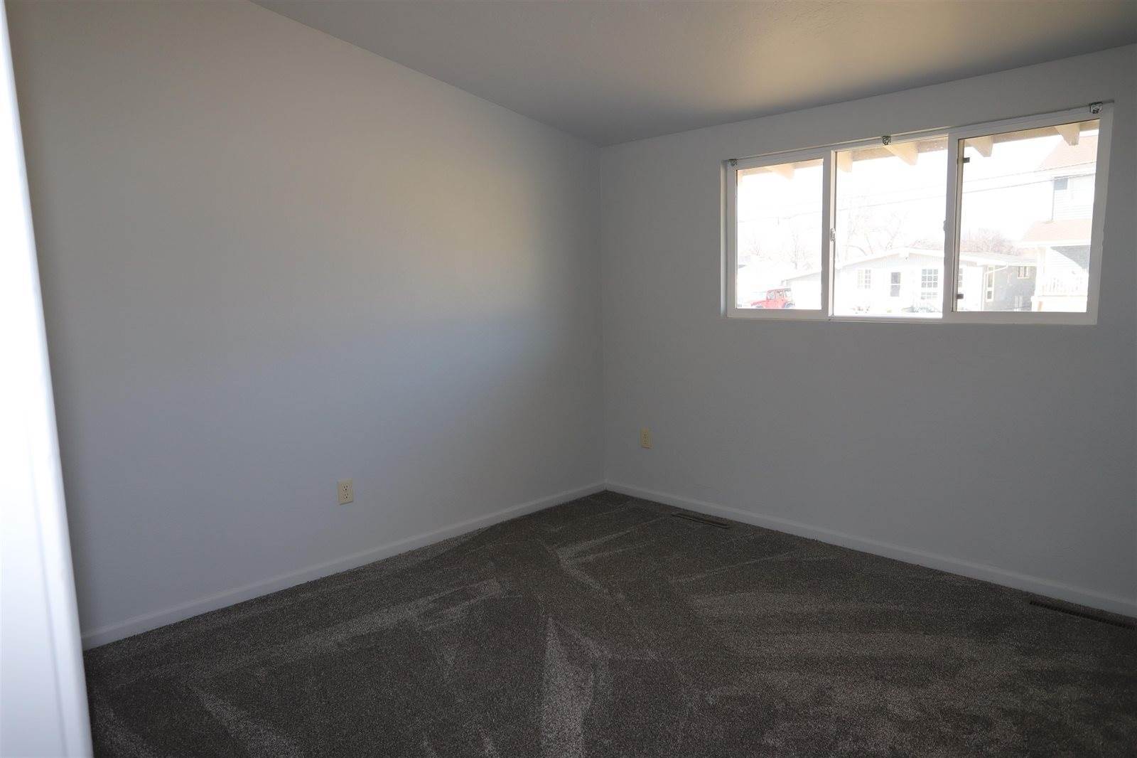 1709 Central Ave W, Minot, ND 58701