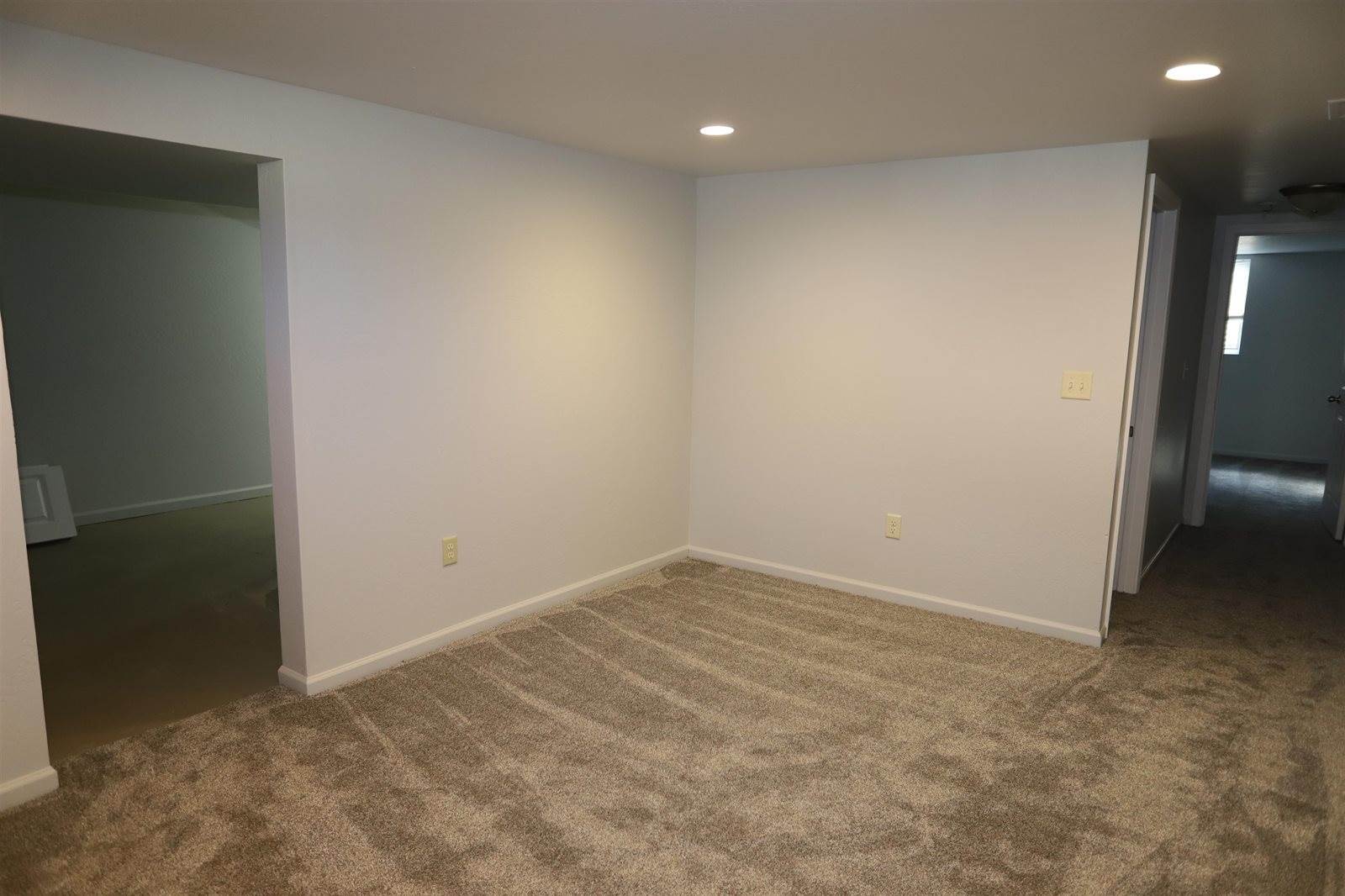 1709 Central Ave W, Minot, ND 58701