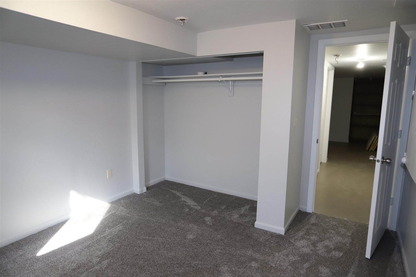 1709 Central Ave W, Minot, ND 58701