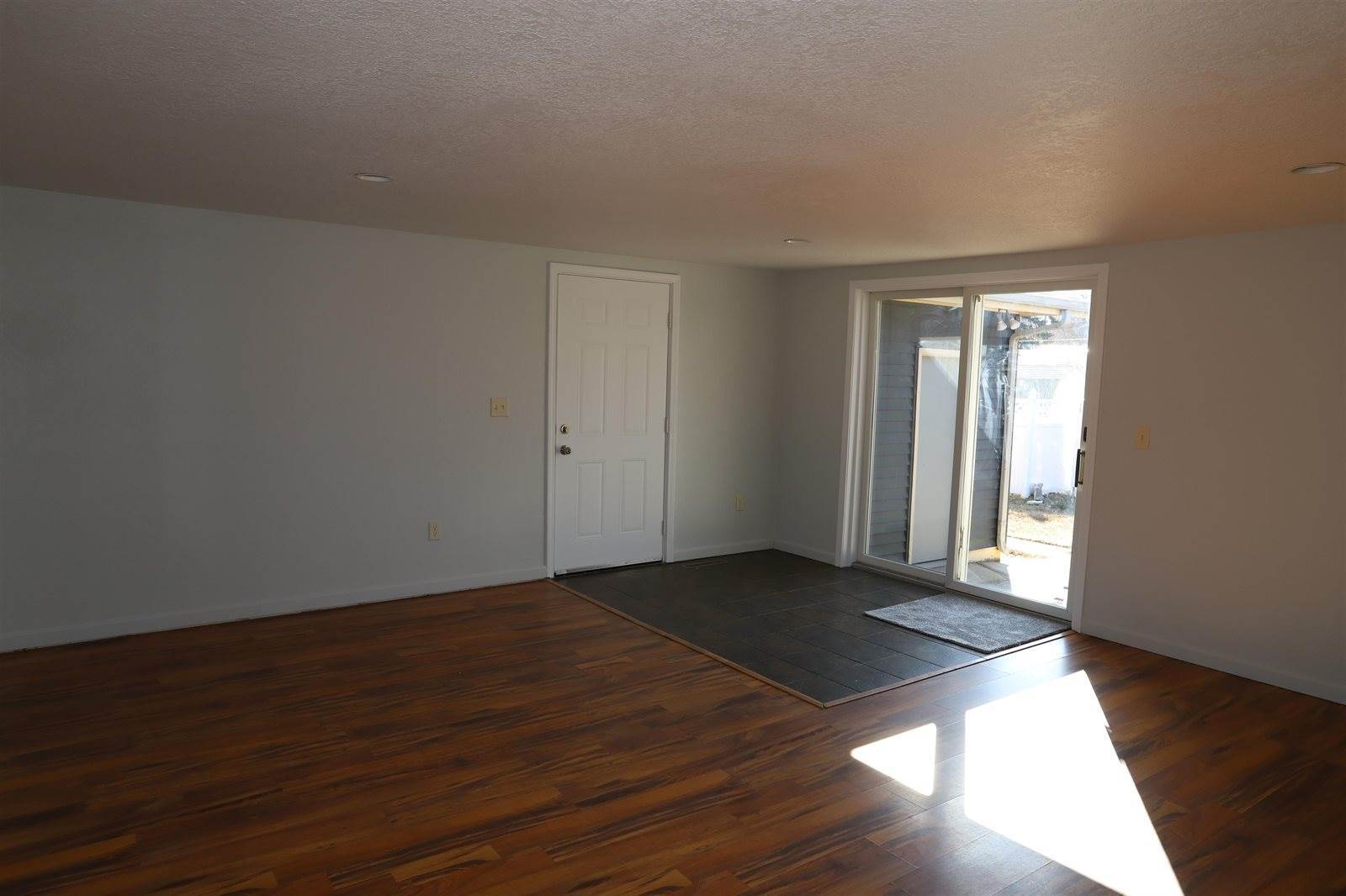 1709 Central Ave W, Minot, ND 58701