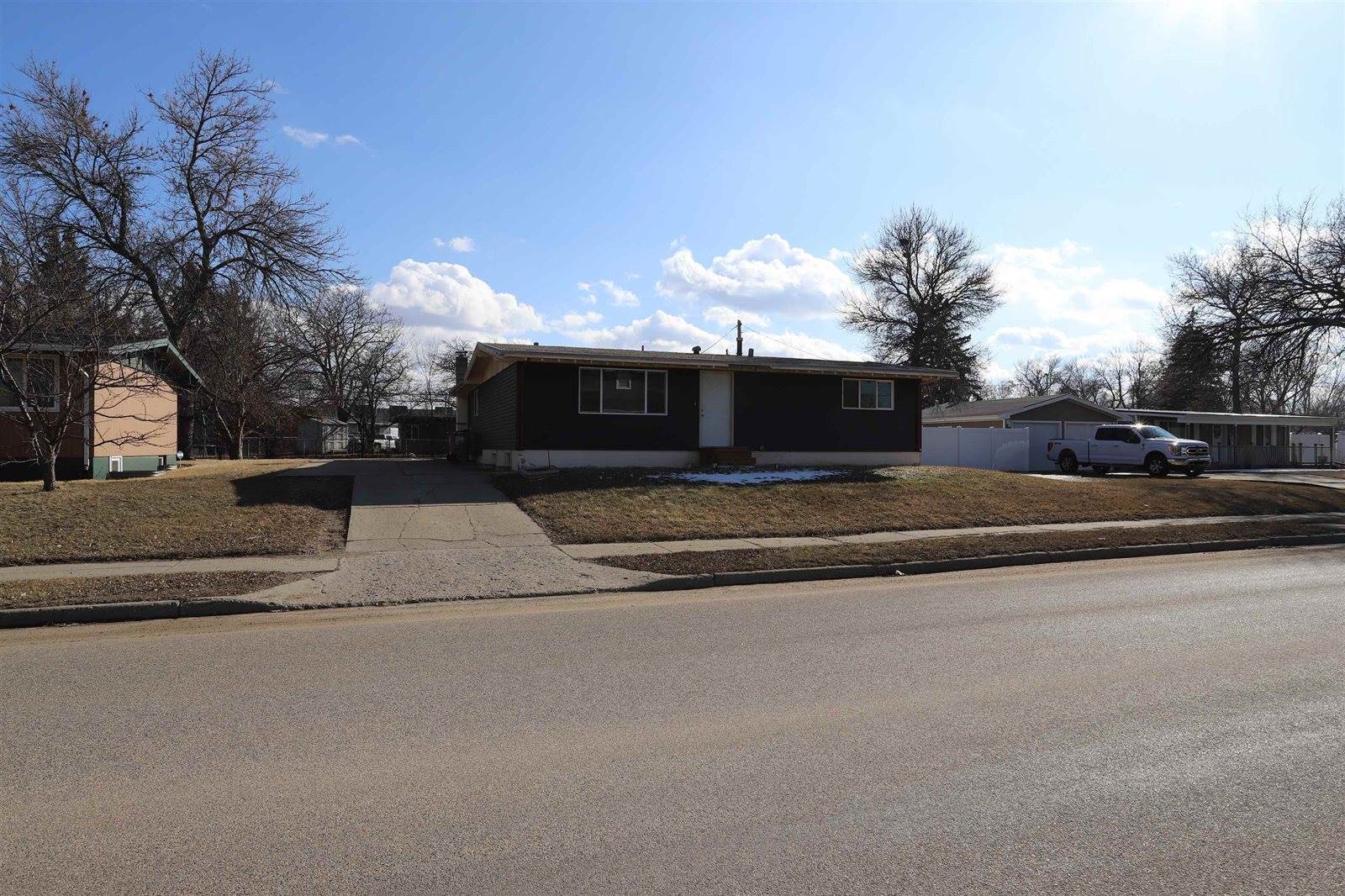 1709 Central Ave W, Minot, ND 58701