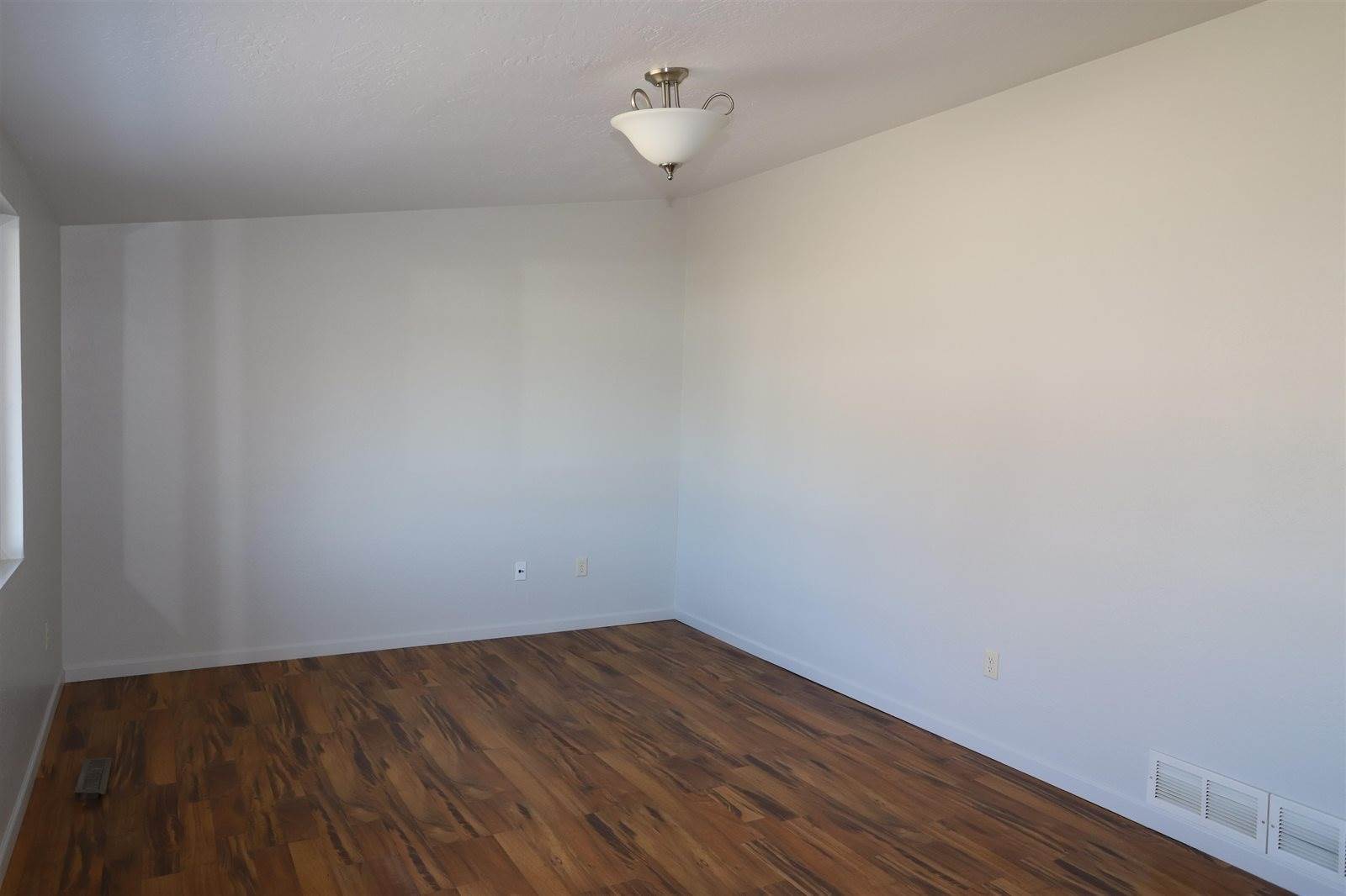 1709 Central Ave W, Minot, ND 58701