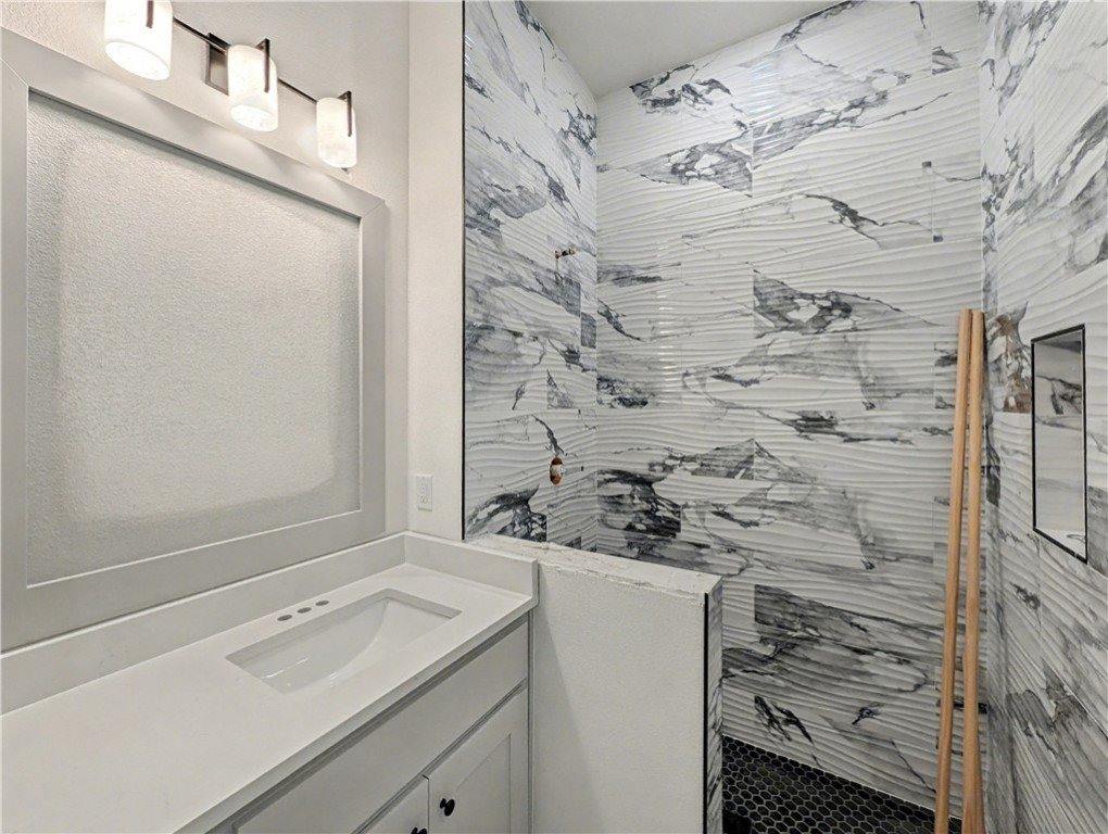 1821 Bluestem Drive, Centerton, AR 72719