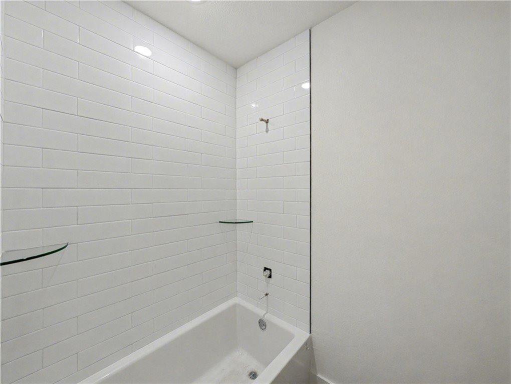 1821 Bluestem Drive, Centerton, AR 72719