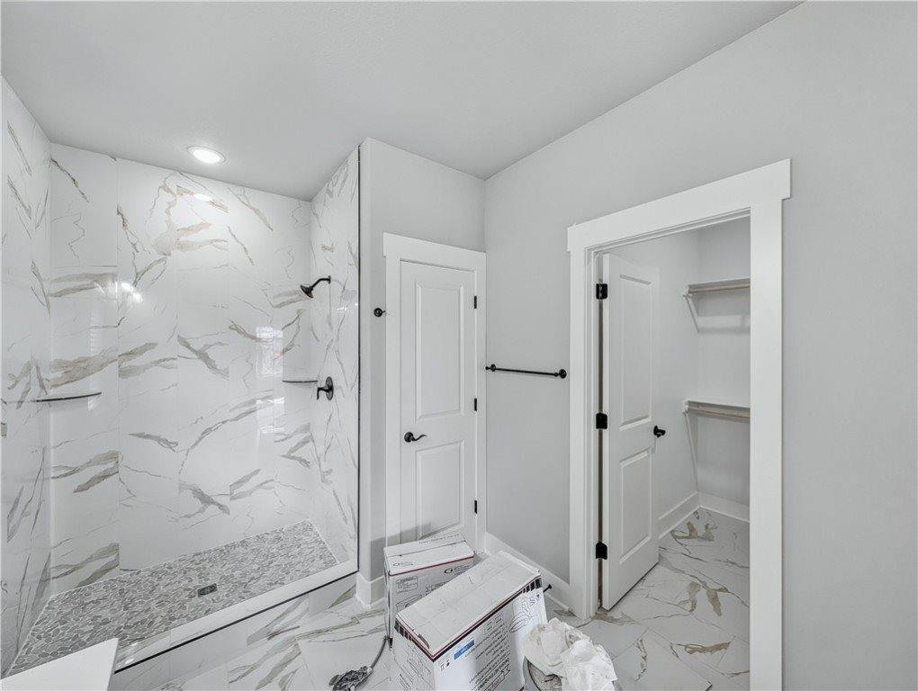 7 Woking Lane, Bella Vista, AR 72714