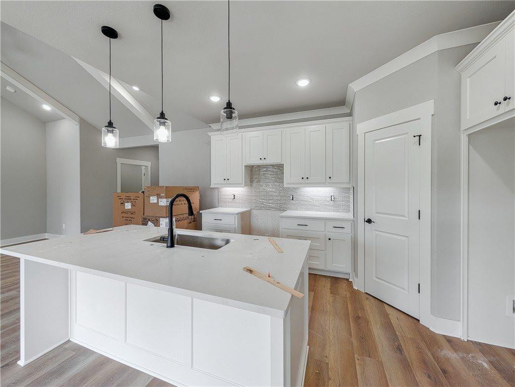 7 Woking Lane, Bella Vista, AR 72714