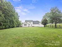 10749 Kingsview Drive, Davidson, NC 28036