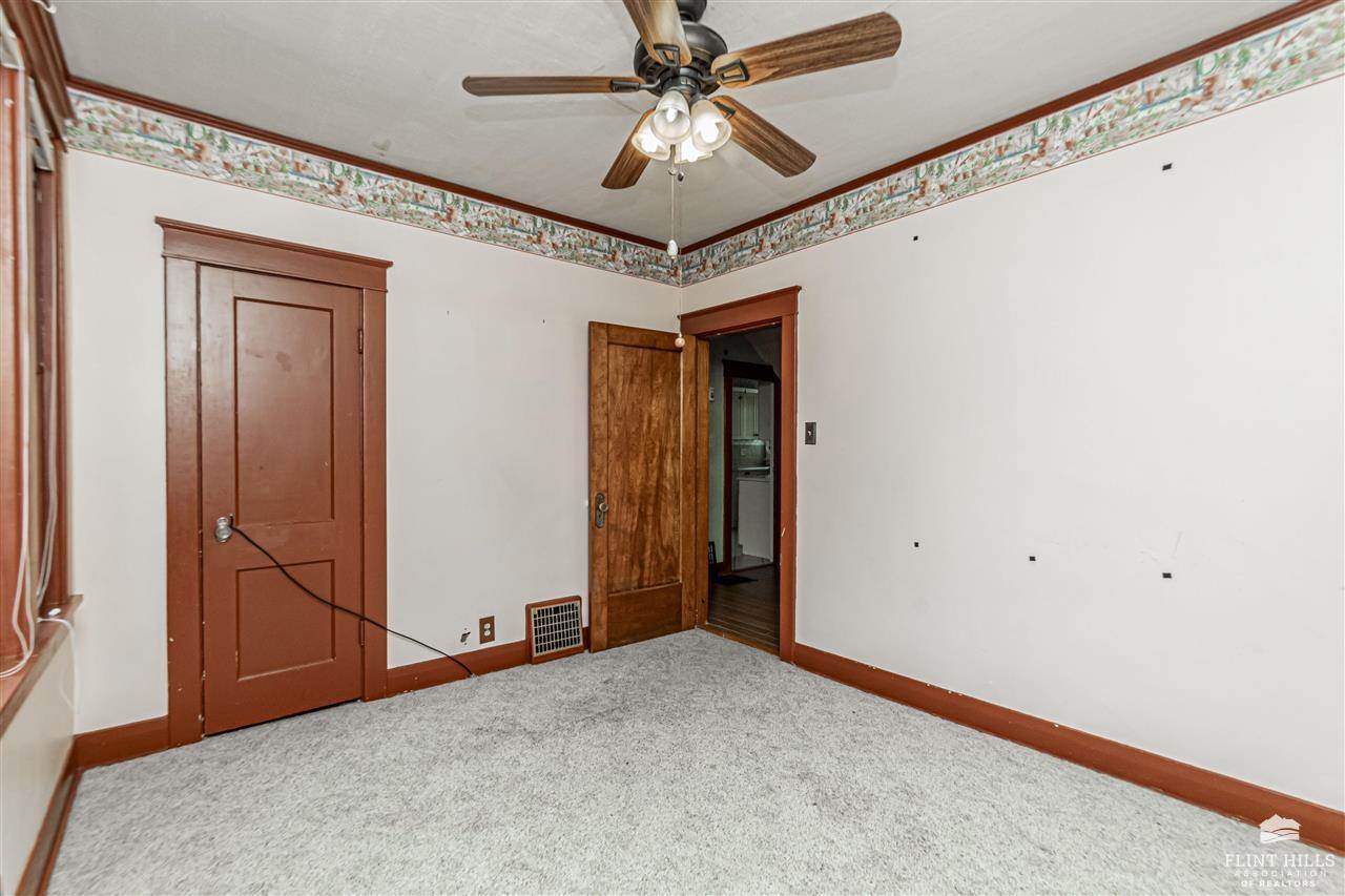 325 West Chestnut Street, Junction City, KS 66441