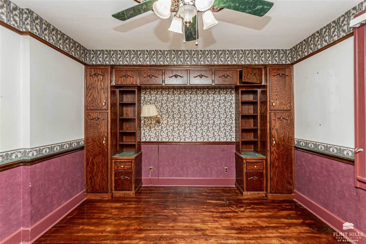 325 West Chestnut Street, Junction City, KS 66441