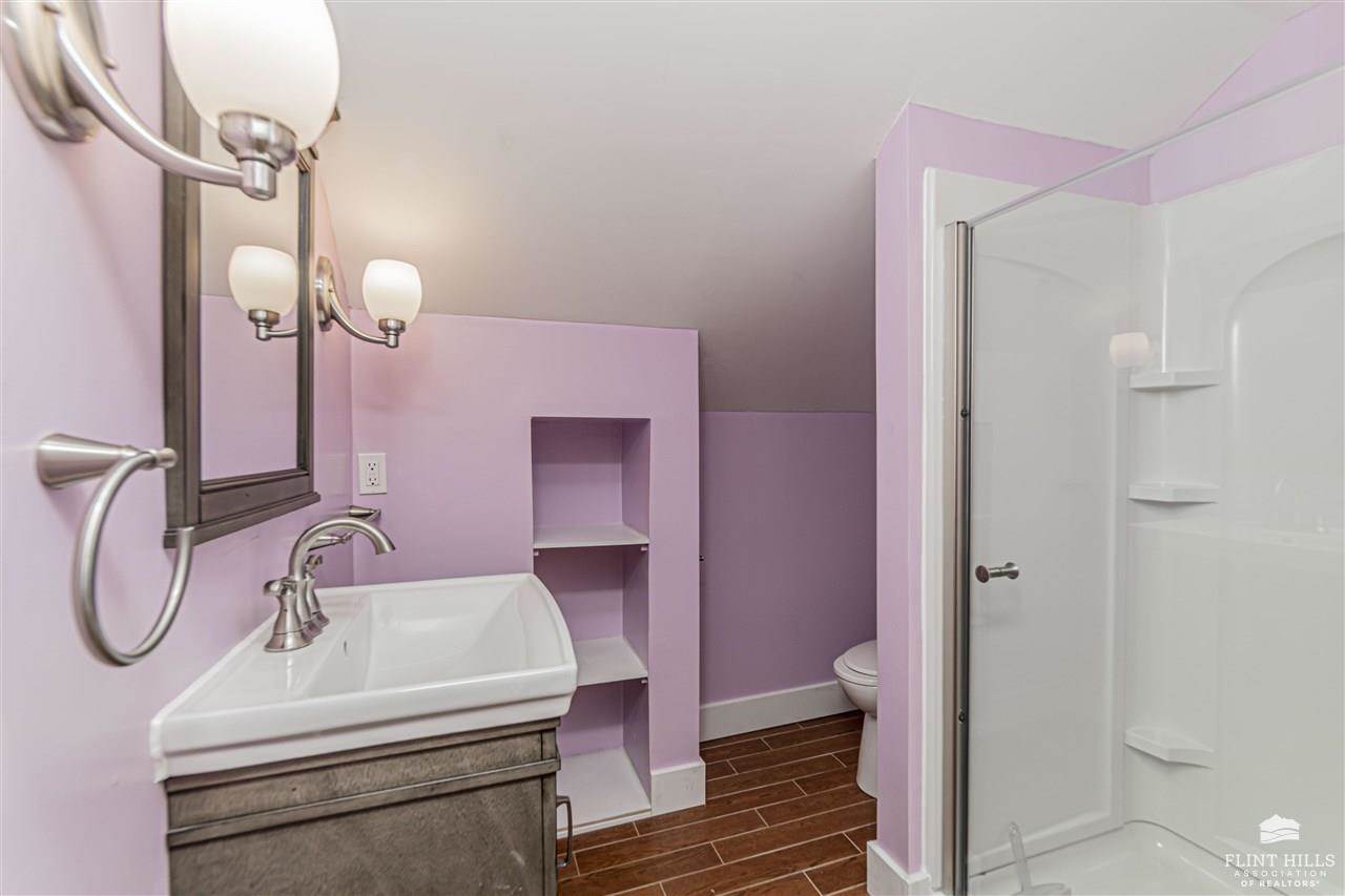 325 West Chestnut Street, Junction City, KS 66441