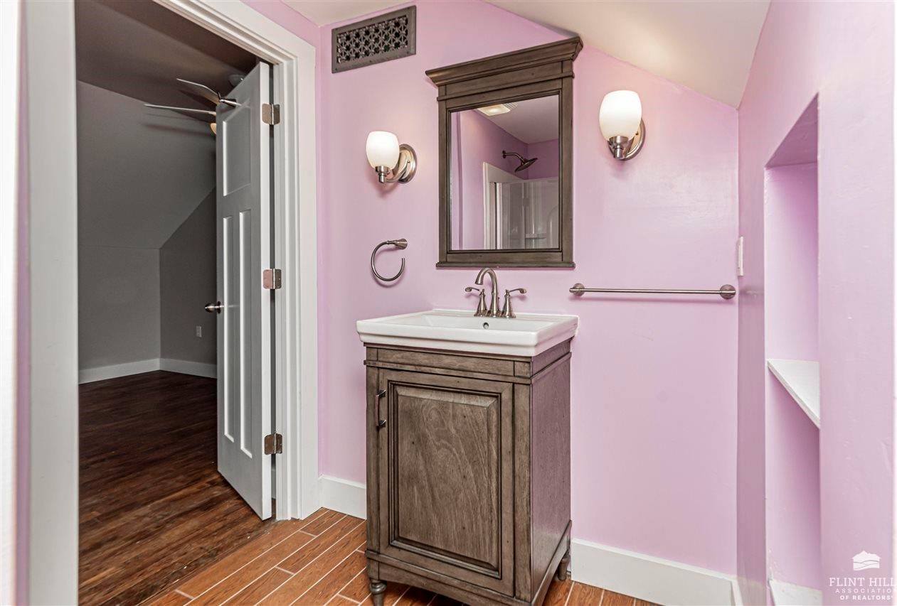 325 West Chestnut Street, Junction City, KS 66441