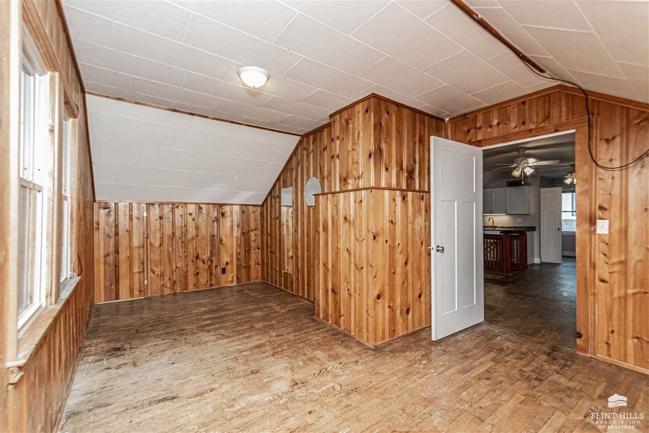 325 West Chestnut Street, Junction City, KS 66441