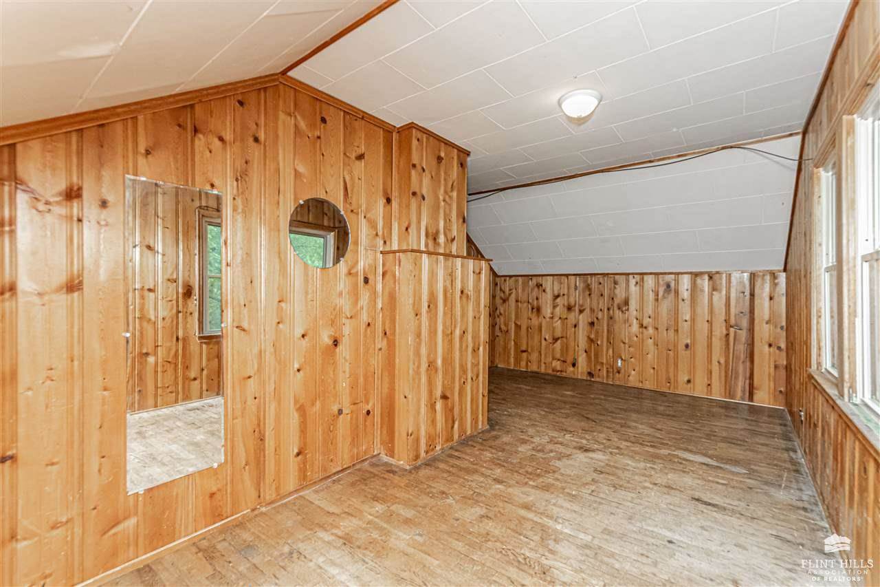 325 West Chestnut Street, Junction City, KS 66441