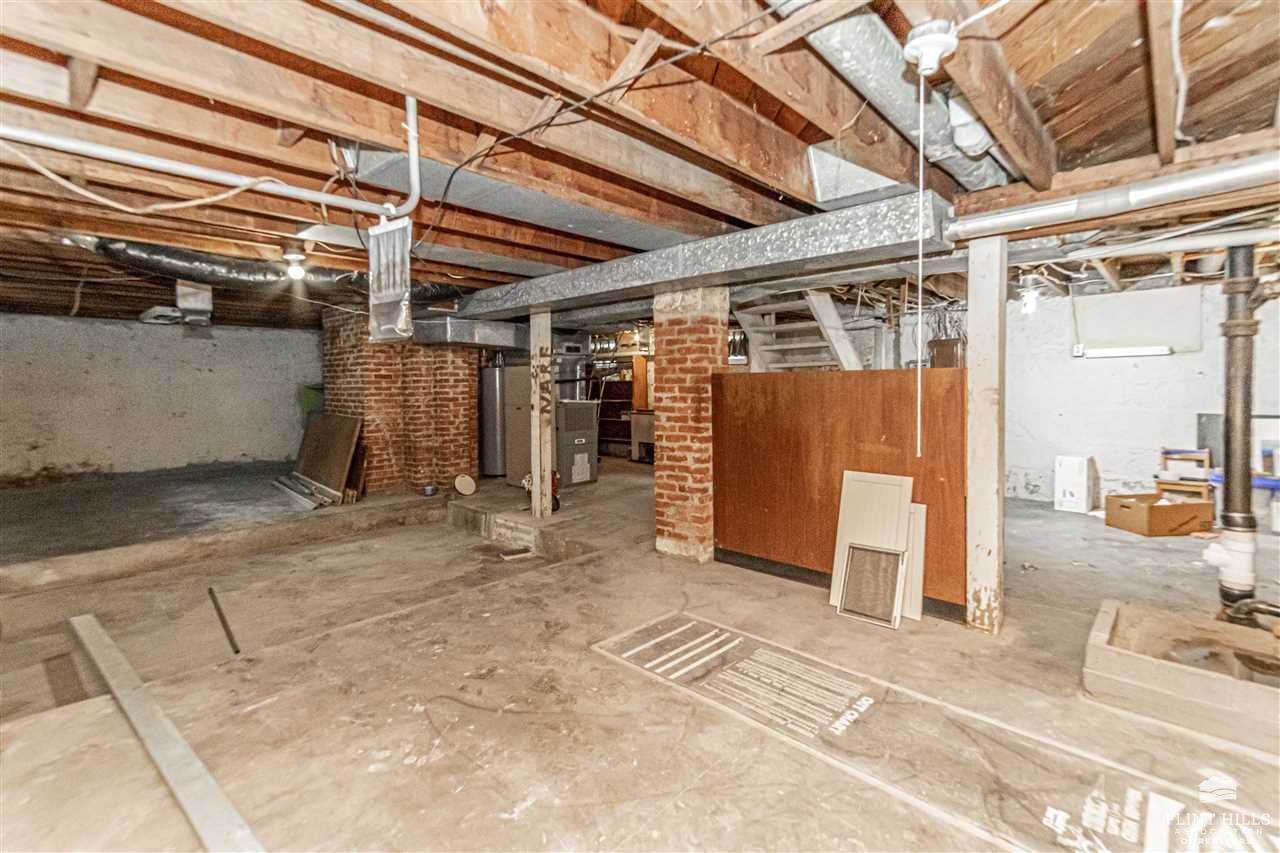 325 West Chestnut Street, Junction City, KS 66441