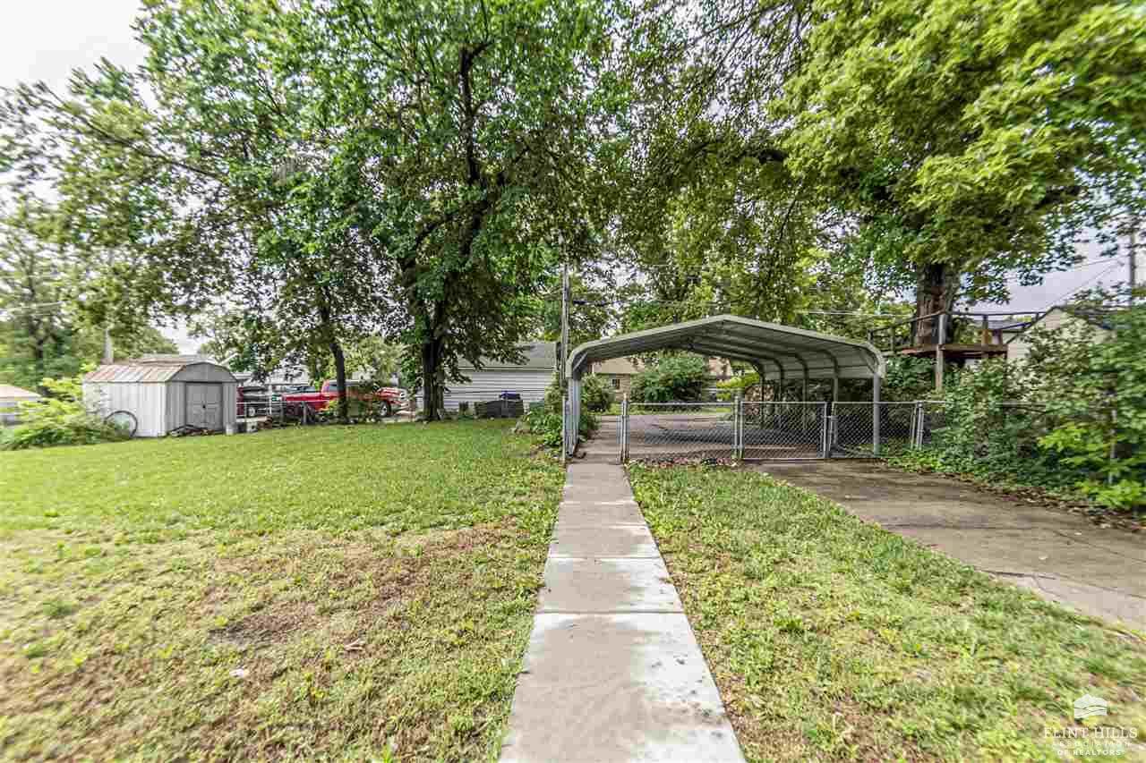 325 West Chestnut Street, Junction City, KS 66441