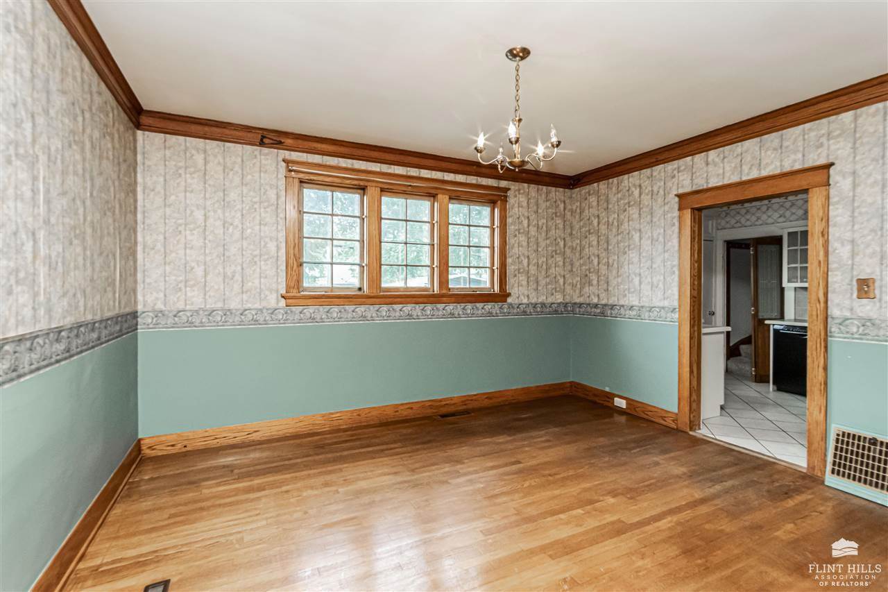 325 West Chestnut Street, Junction City, KS 66441